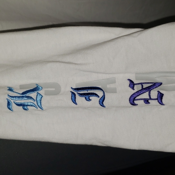 NWT Nike White with Blue/lavender embroidery. LA King James sz. 2XL. - Picture 3 of 8